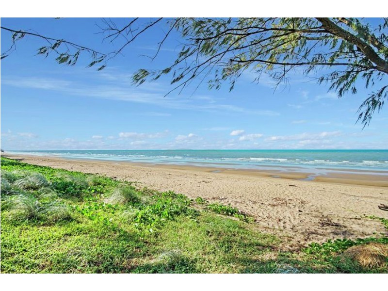 61 Cay Street, Saunders Beach QLD 4818