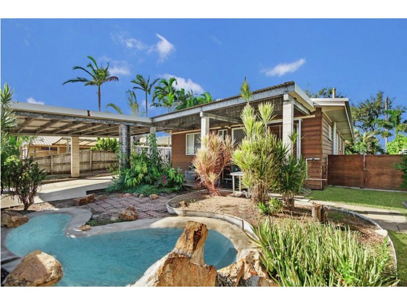 61 Cay Street, Saunders Beach QLD 4818