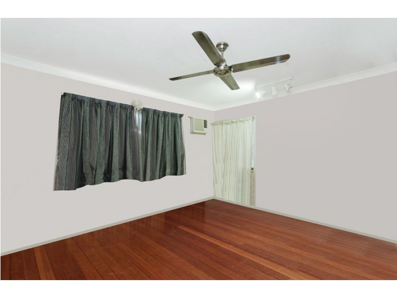 61 Cay Street, Saunders Beach QLD 4818