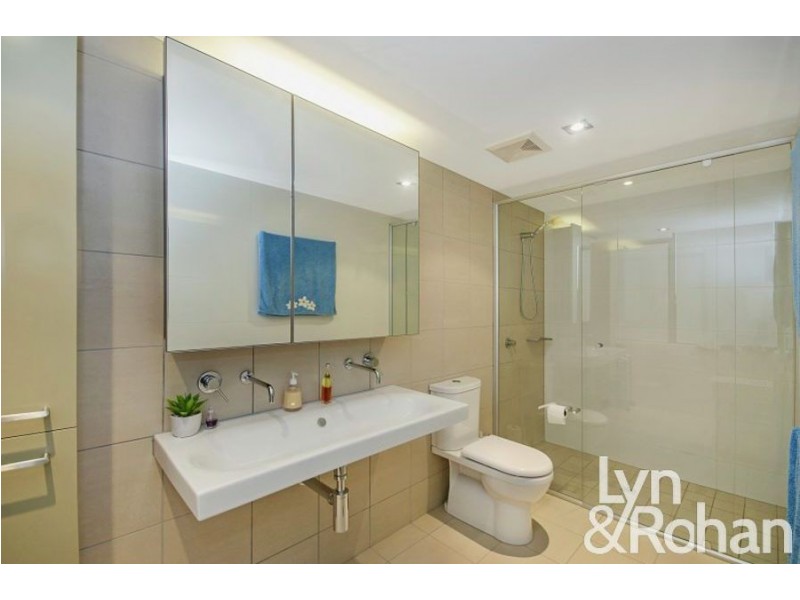 2409/6 Mariners Drive, Townsville City QLD 4810