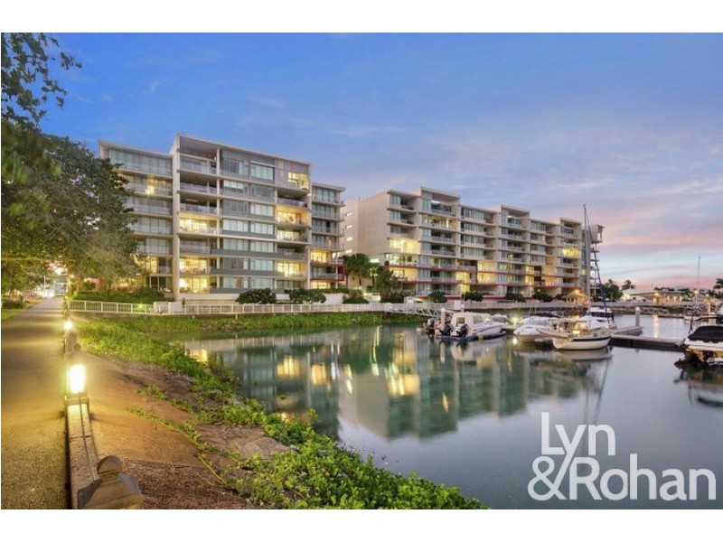 2409/6 Mariners Drive, Townsville City QLD 4810