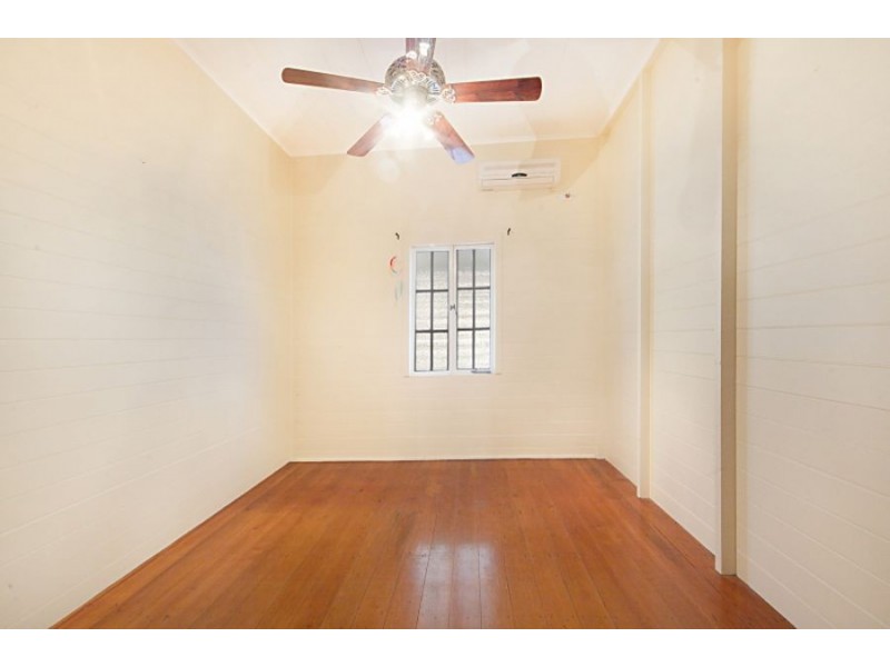 122 Perkins Street West, Railway Estate QLD 4810