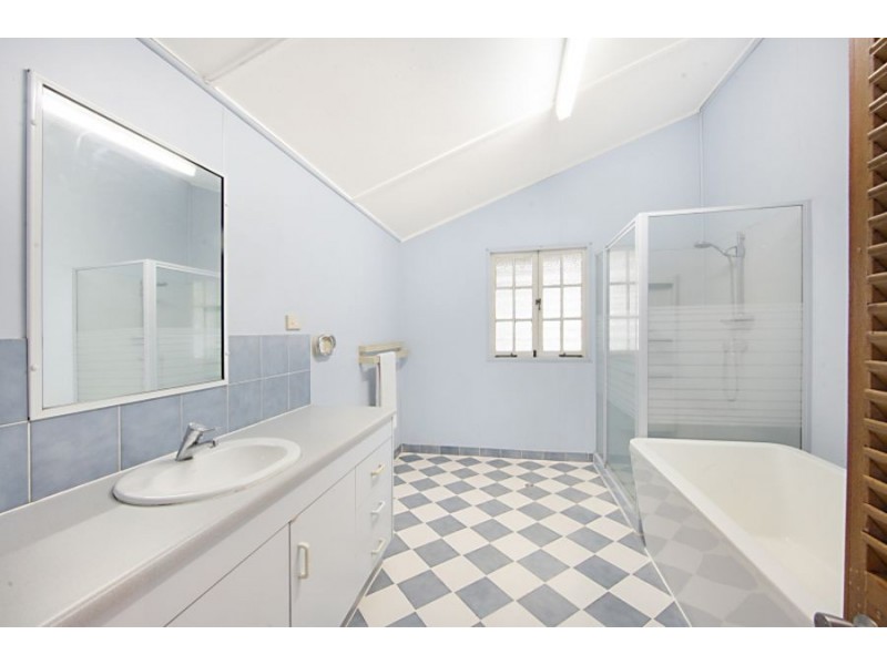 122 Perkins Street West, Railway Estate QLD 4810