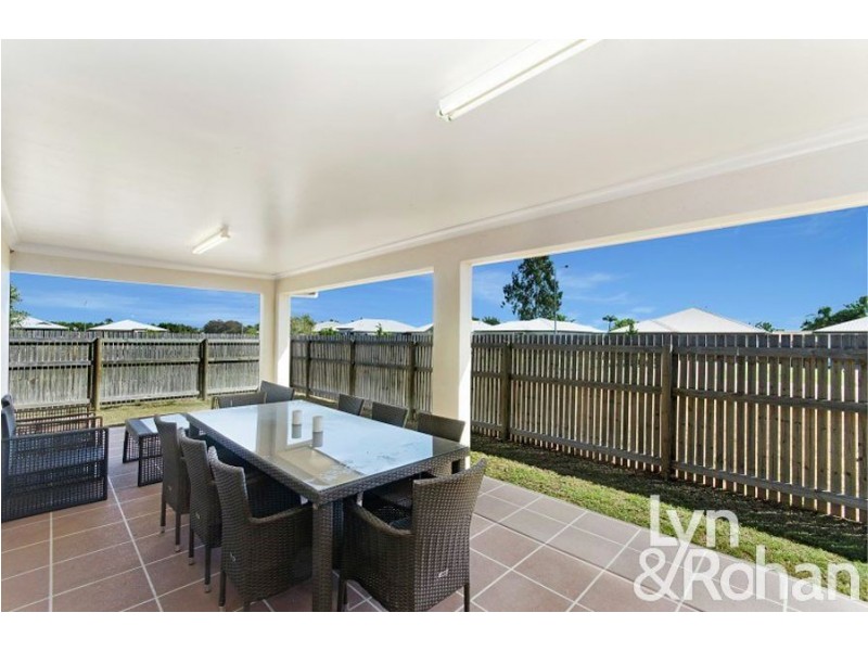 14 Malibu Parade, Mount Louisa QLD 4814