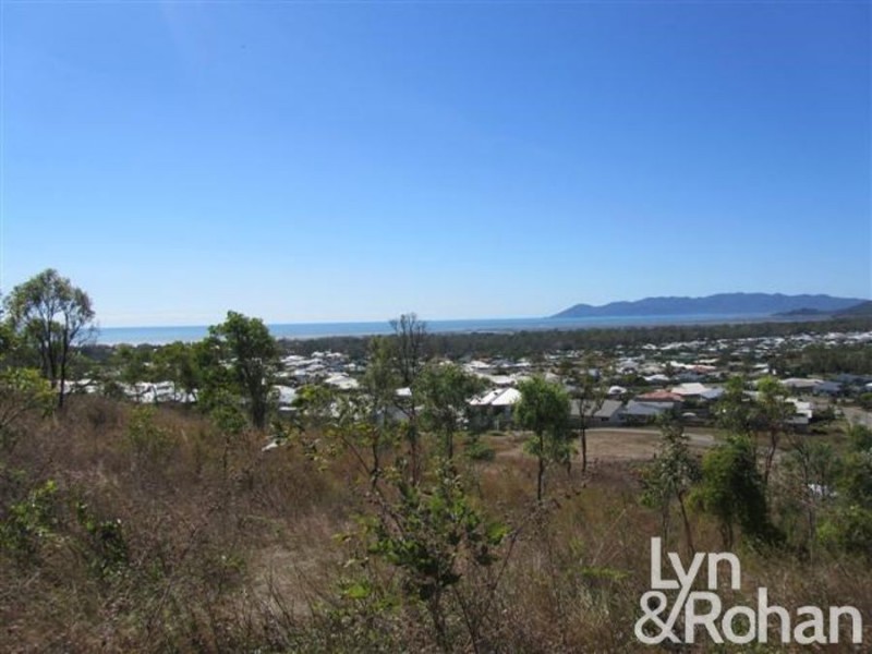 3 Bray Ct, Bushland Beach QLD 4818