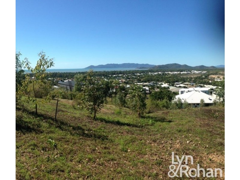 3 Bray Ct, Bushland Beach QLD 4818