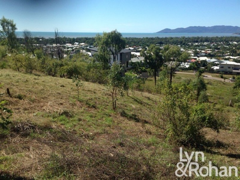 3 Bray Ct, Bushland Beach QLD 4818