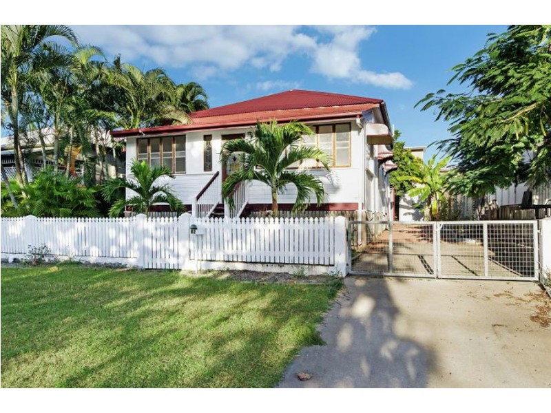 82 Tully Street, South Townsville QLD 4810