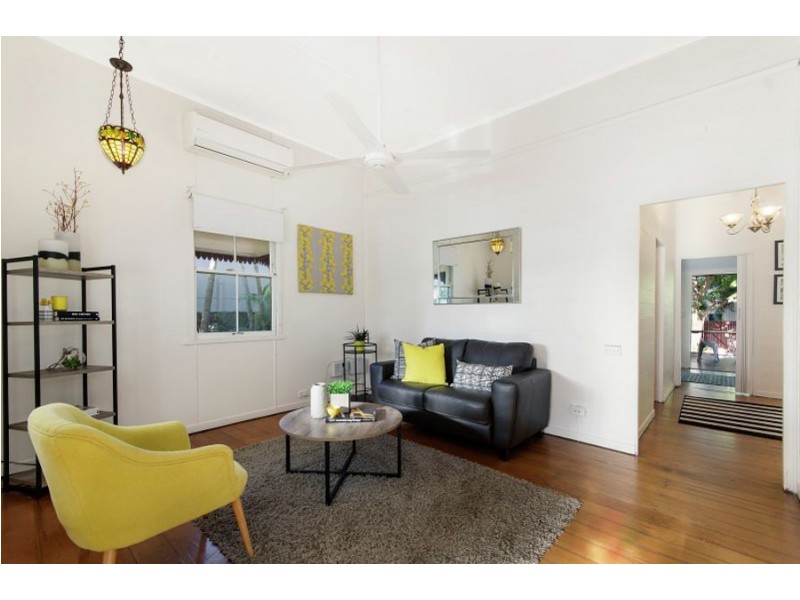 82 Tully Street, South Townsville QLD 4810