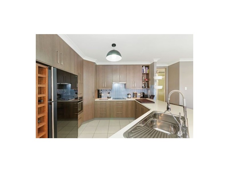 20 Shoalmarra Drive, Mount Low QLD 4818