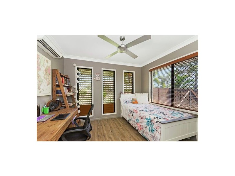 20 Shoalmarra Drive, Mount Low QLD 4818