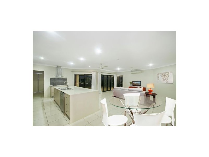 11 Ebony Court, Bushland Beach QLD 4818