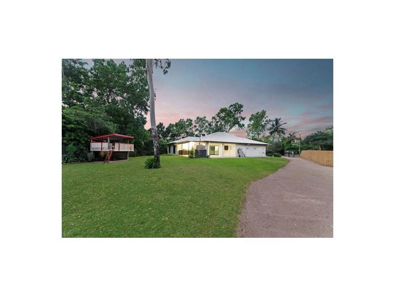 11 Ebony Court, Bushland Beach QLD 4818