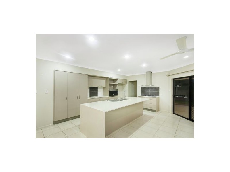 11 Ebony Court, Bushland Beach QLD 4818