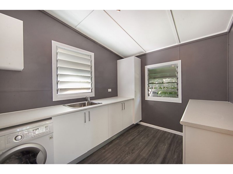 30 Ackers Street, Hermit Park QLD 4812