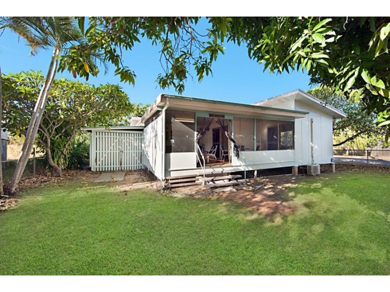 9 Herald Street, Rowes Bay QLD 4810