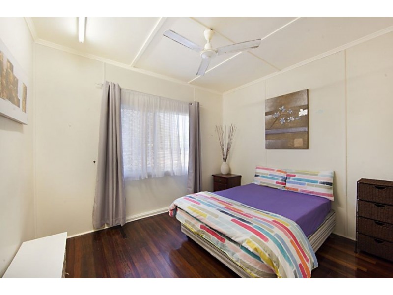 9 Herald Street, Rowes Bay QLD 4810
