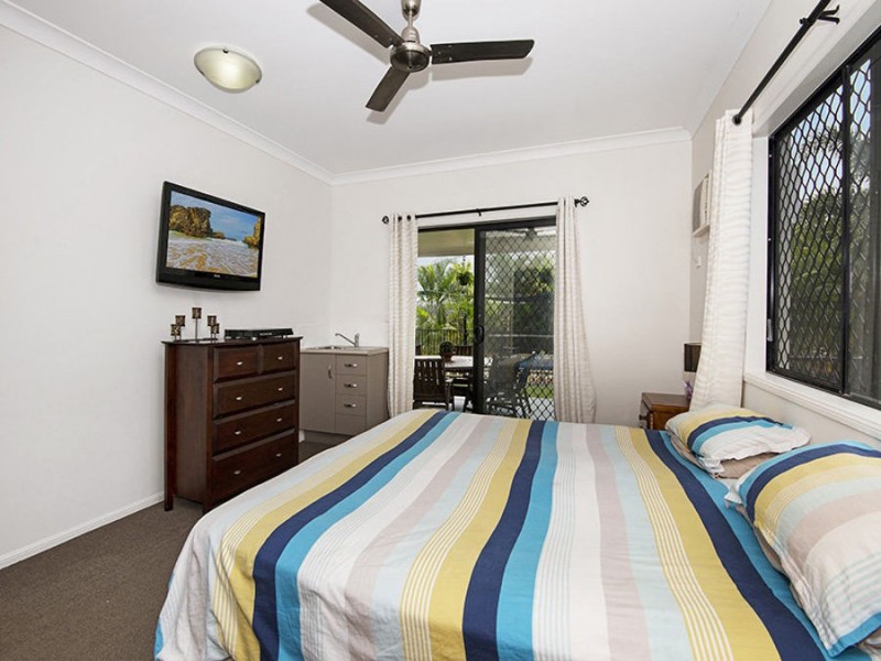 5 Clearwater Court, Bushland Beach QLD 4818