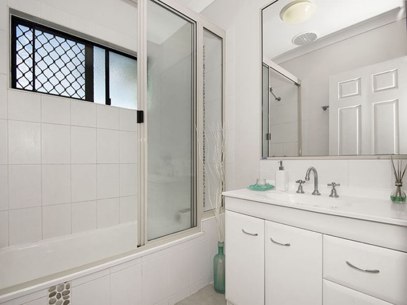 5 Clearwater Court, Bushland Beach QLD 4818