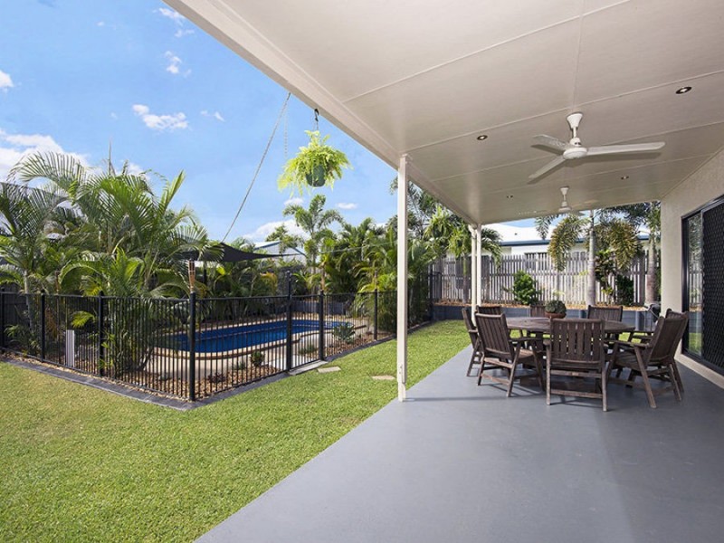 5 Clearwater Court, Bushland Beach QLD 4818