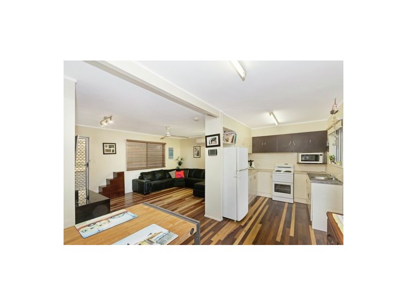 12 Karina Crescent, Rasmussen QLD 4815