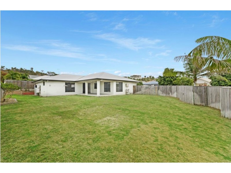 55 Rattray Street, Bushland Beach QLD 4818