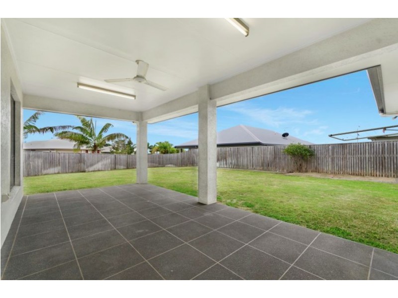 55 Rattray Street, Bushland Beach QLD 4818