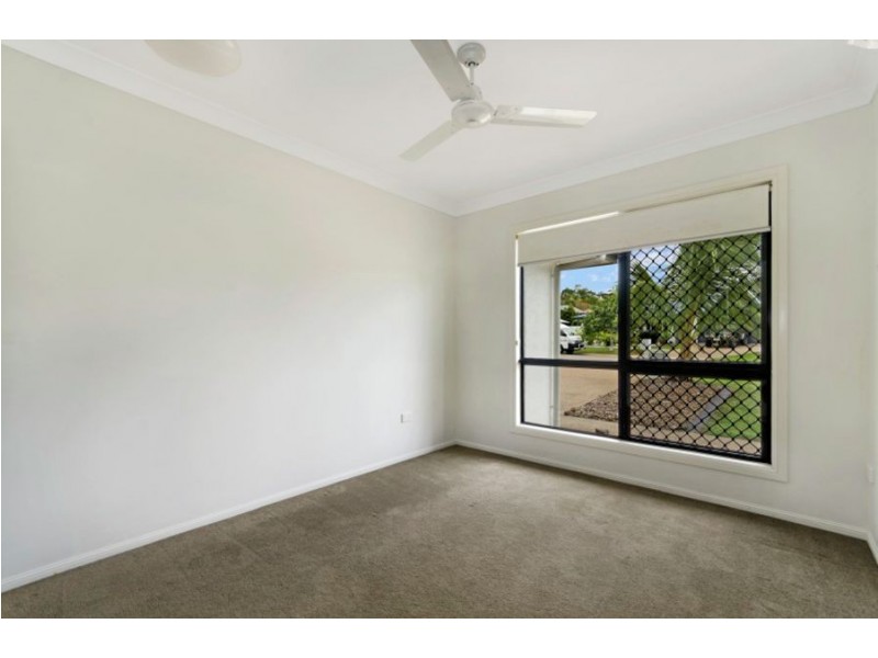 55 Rattray Street, Bushland Beach QLD 4818