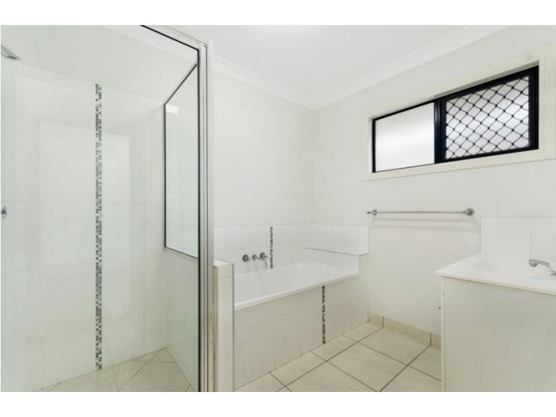 55 Rattray Street, Bushland Beach QLD 4818