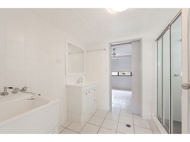 2/105 Francis Street, West End QLD 4810