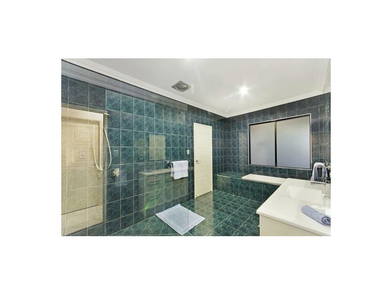 30 Tennessee Way, Kelso QLD 4815