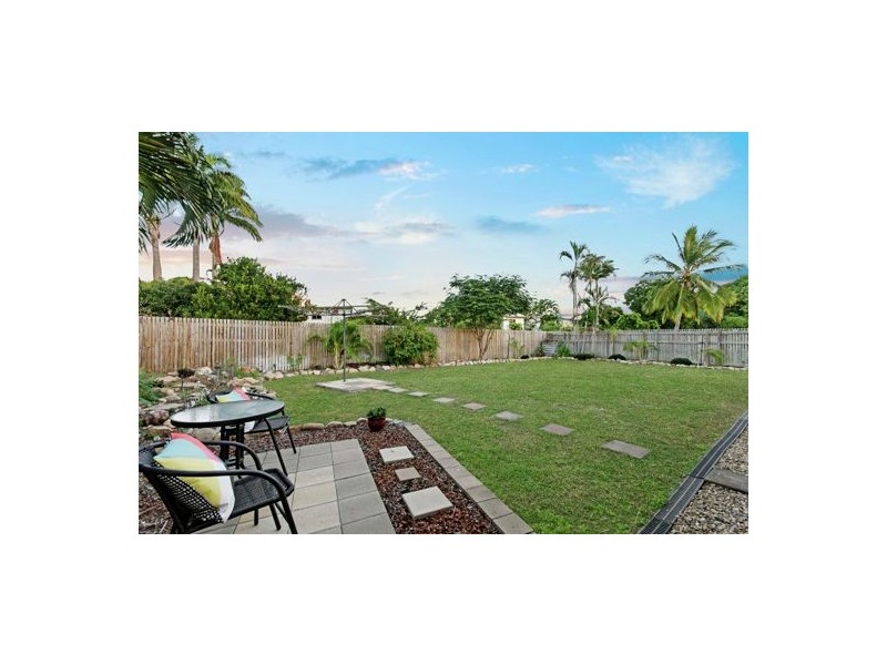 222 Charles Street, Cranbrook QLD 4814