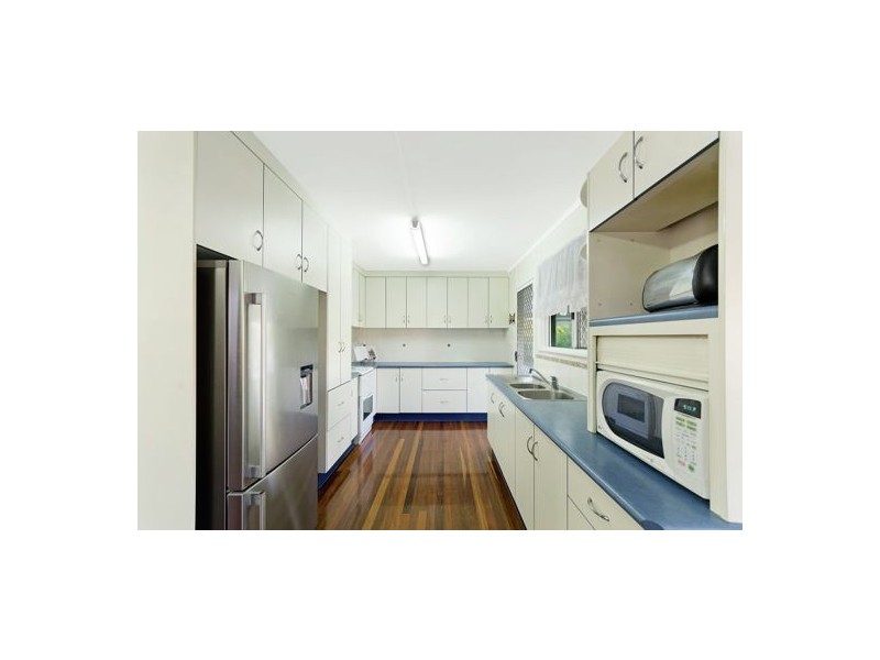 222 Charles Street, Cranbrook QLD 4814