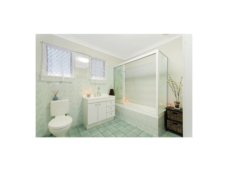 222 Charles Street, Cranbrook QLD 4814