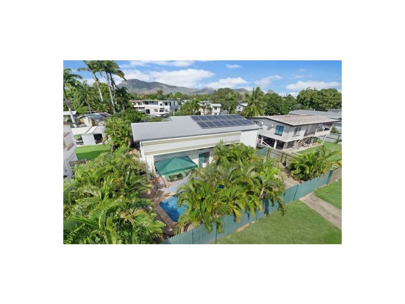 222 Charles Street, Cranbrook QLD 4814