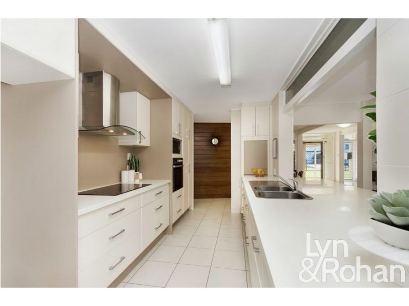 8 Sallows Street, Pallarenda QLD 4810