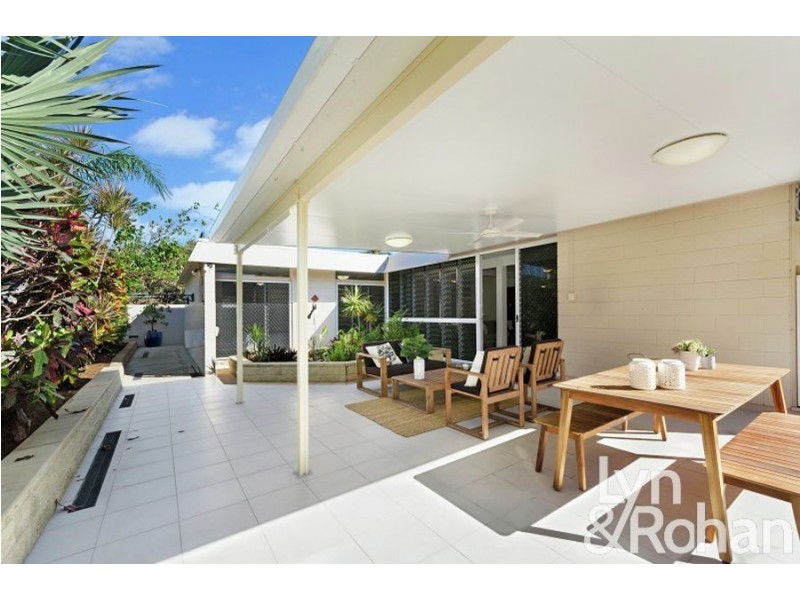 8 Sallows Street, Pallarenda QLD 4810