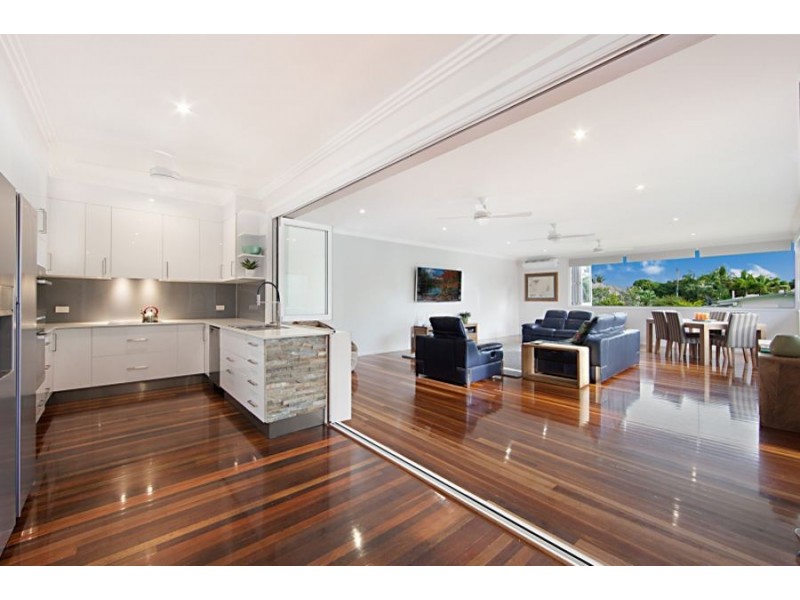 13 Esk Street, Rowes Bay QLD 4810