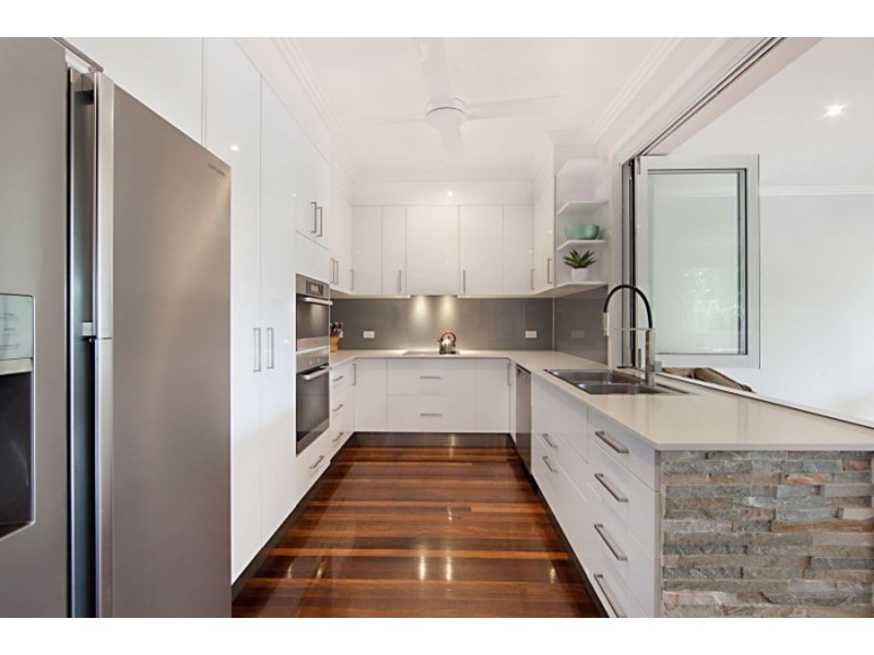 13 Esk Street, Rowes Bay QLD 4810