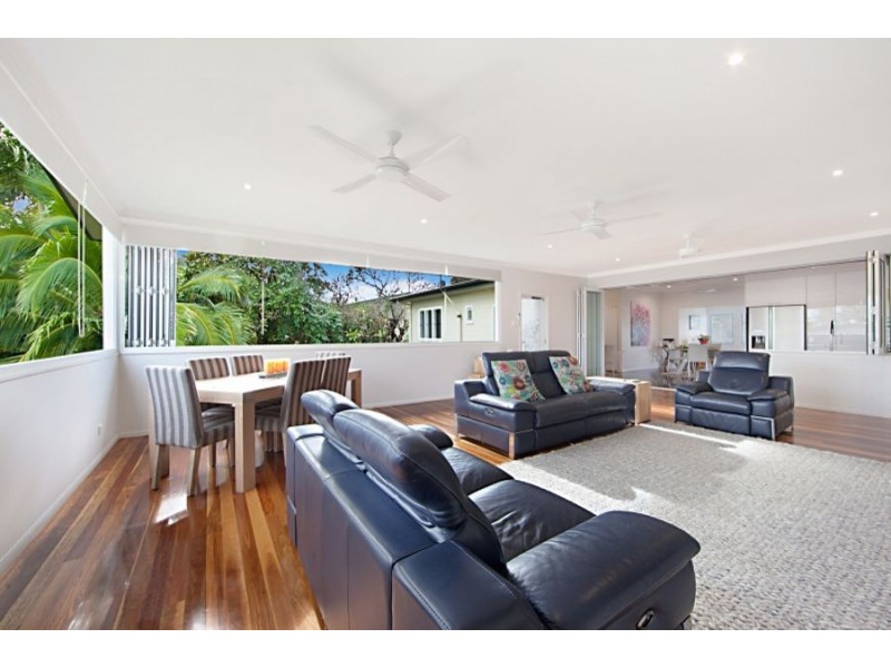 13 Esk Street, Rowes Bay QLD 4810