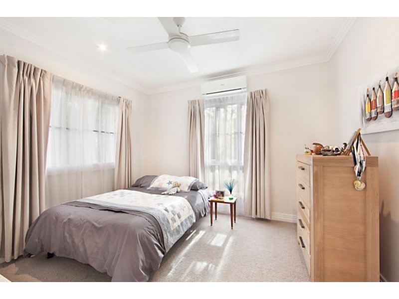 13 Esk Street, Rowes Bay QLD 4810