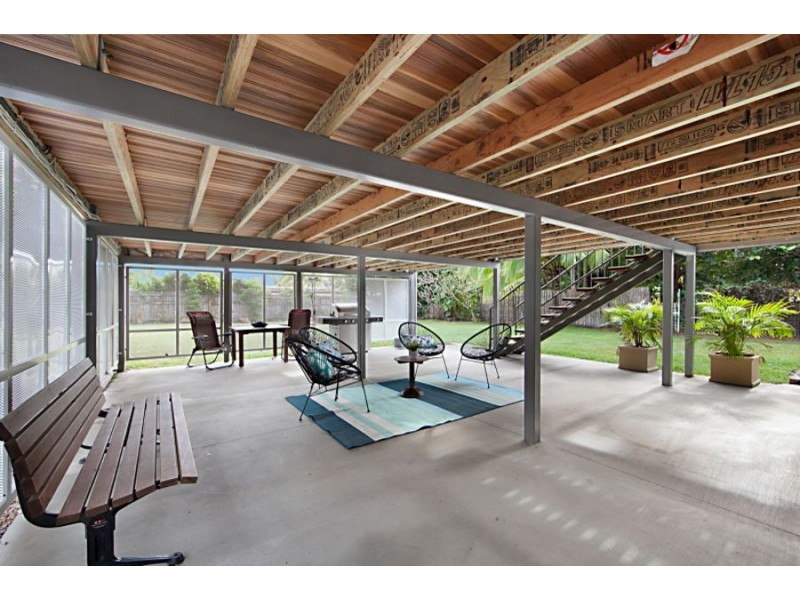 13 Esk Street, Rowes Bay QLD 4810