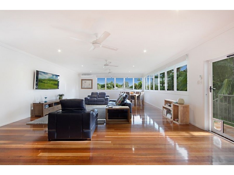 13 Esk Street, Rowes Bay QLD 4810