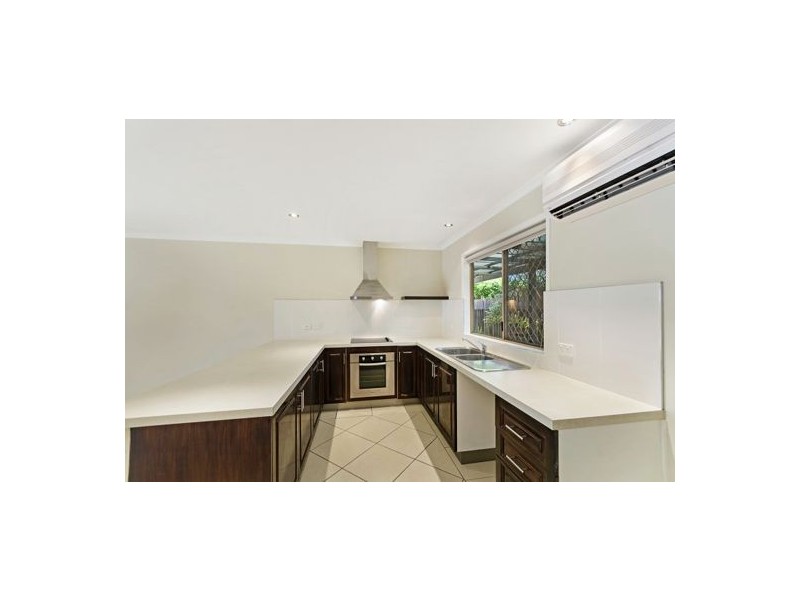 3/27 Harold Street, West End QLD 4810