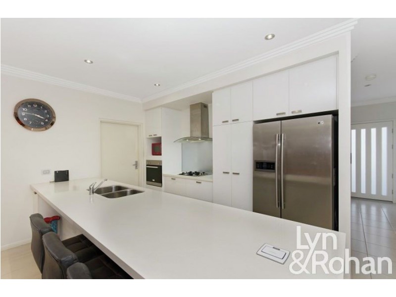 6 Batiki Circuit, Burdell QLD 4818