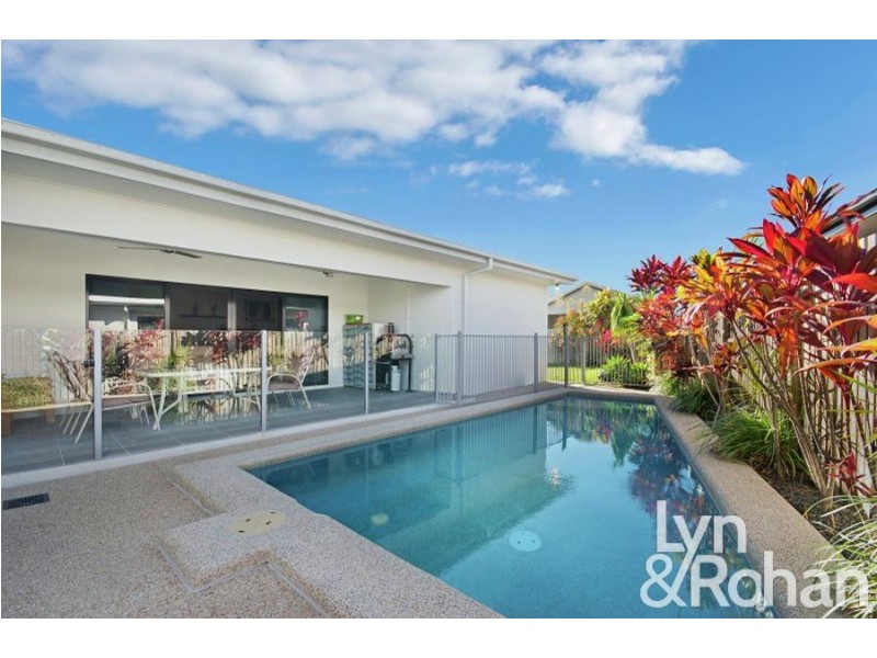 6 Batiki Circuit, Burdell QLD 4818