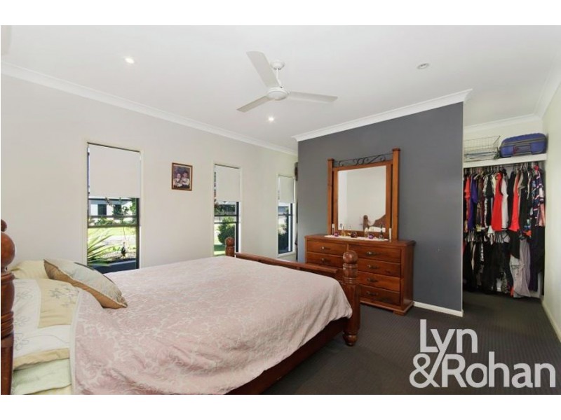 6 Batiki Circuit, Burdell QLD 4818