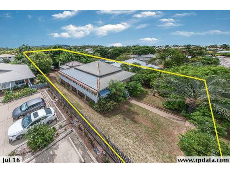 9 Bundock Street, North Ward QLD 4810