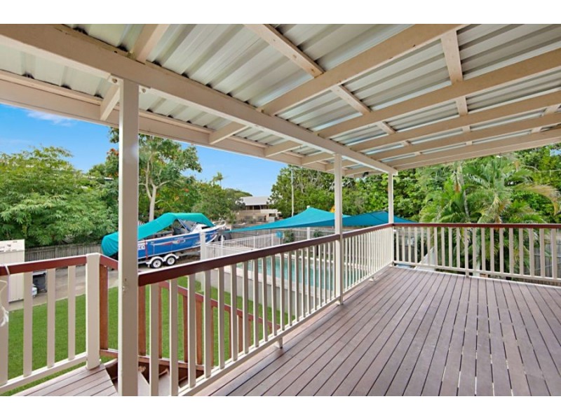 15 Surrey Street, Hyde Park QLD 4812