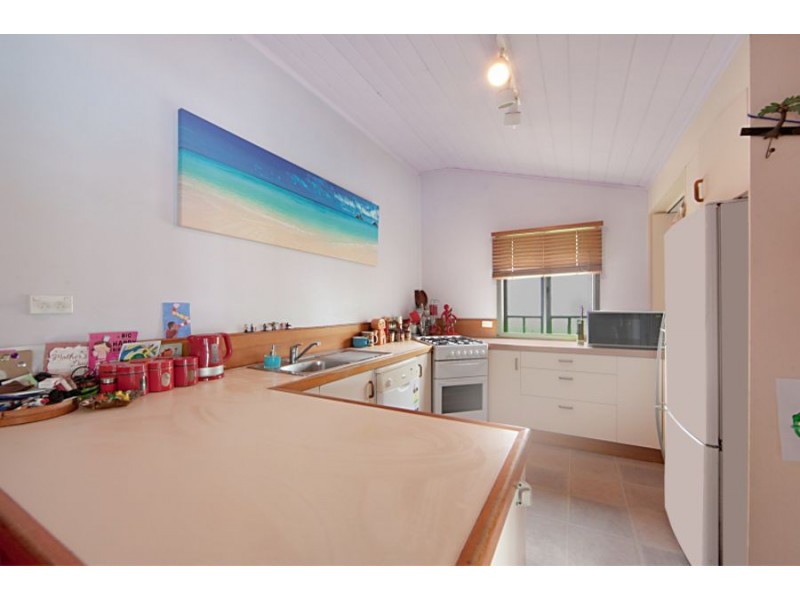 15 Surrey Street, Hyde Park QLD 4812